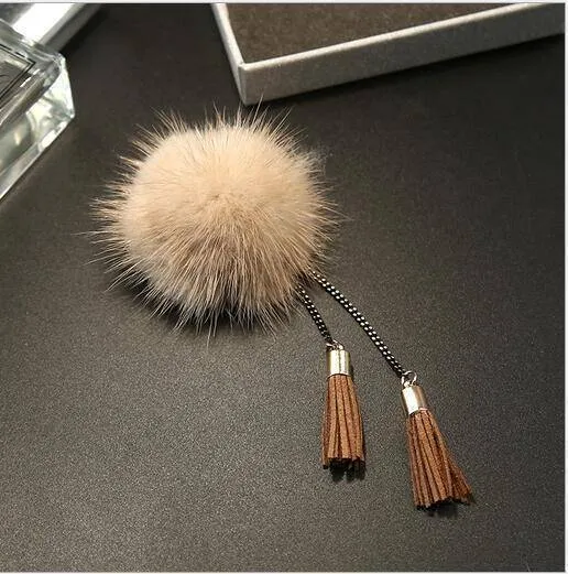 1PC Charm Fur Ball Brooch Chain Tassel Brooch Pins Gifts For Women Korean Piercing Lapel Pins And Brooches Collar Chic Jewelry