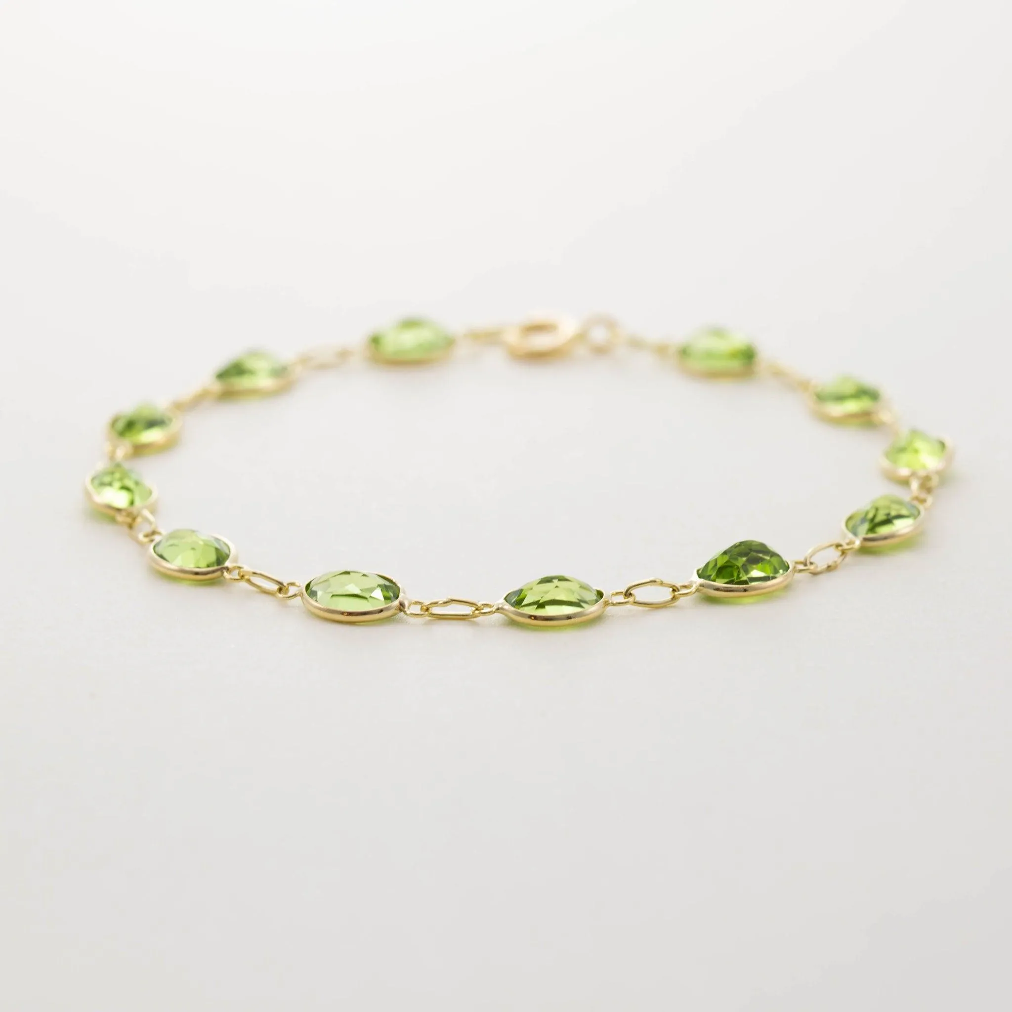 9ct Gold Bezel Set Peridot Bracelet