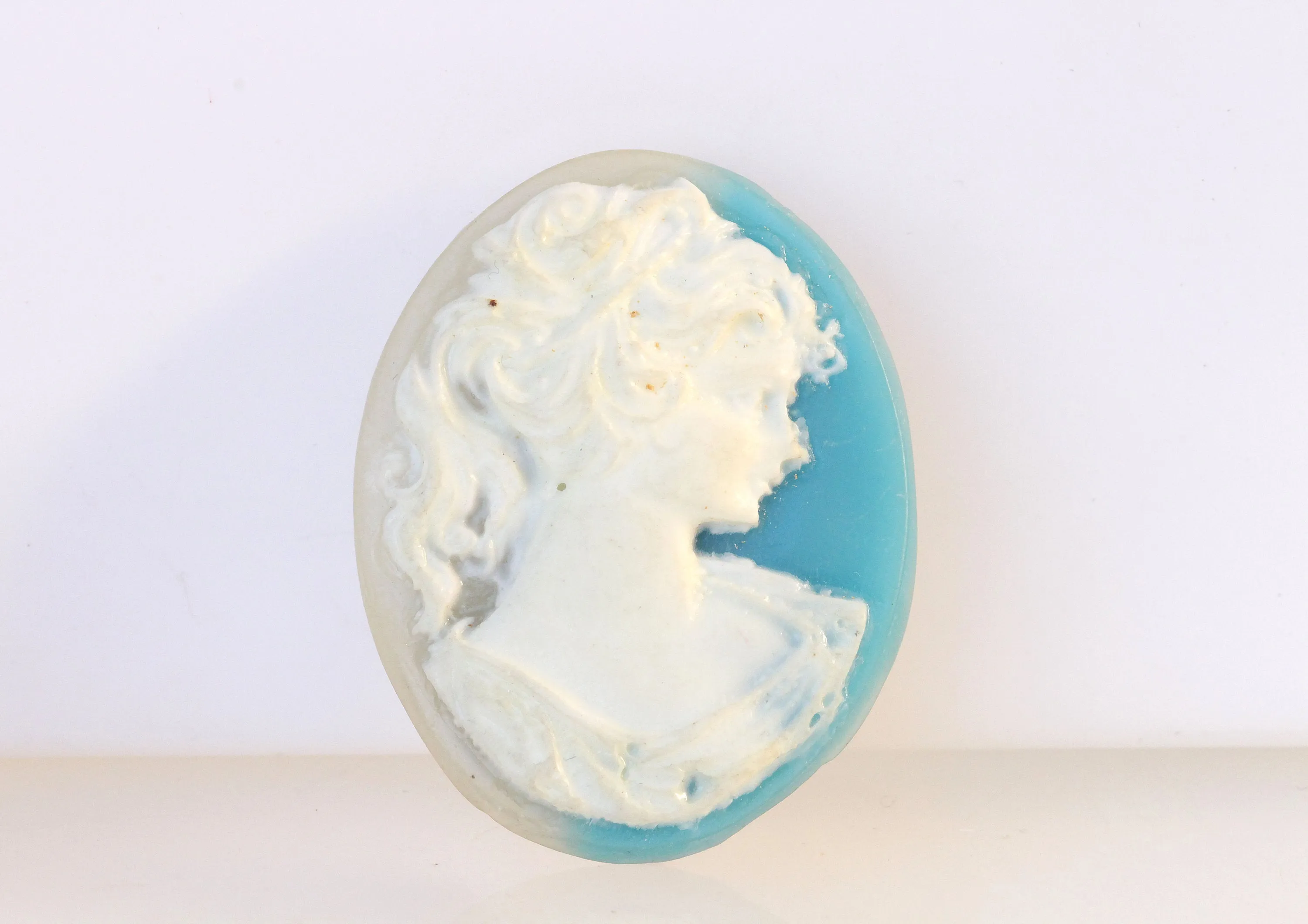 CAMEO BROOCH