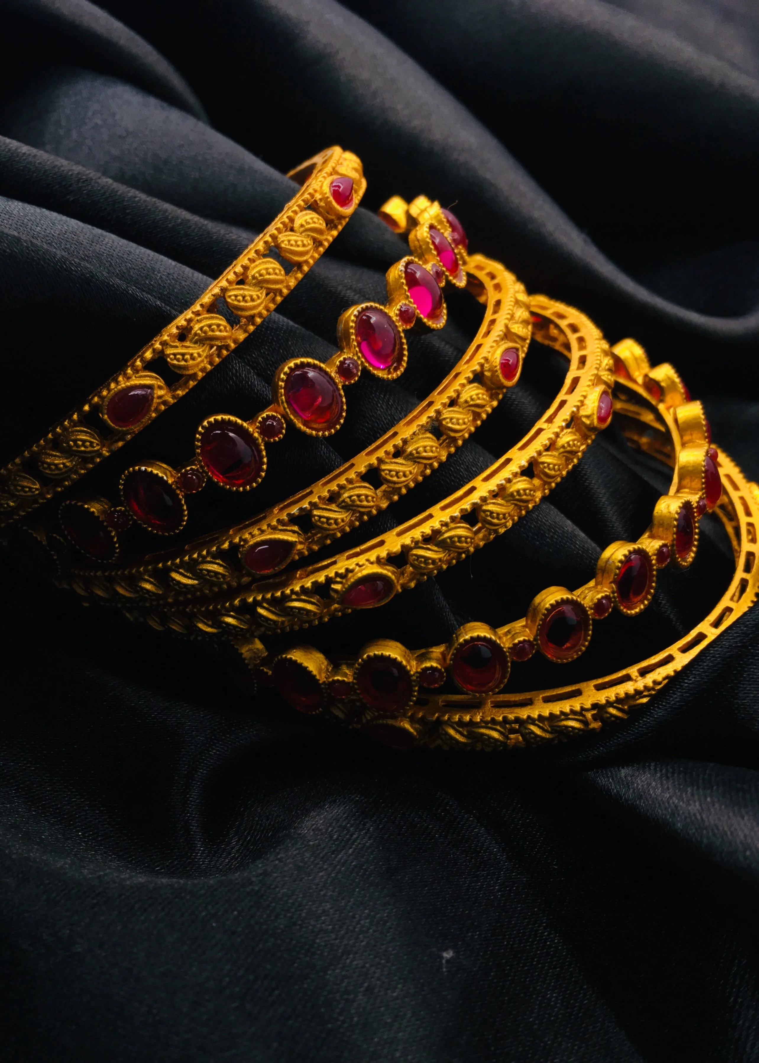 ELEGANT DESIGNER BANGLES