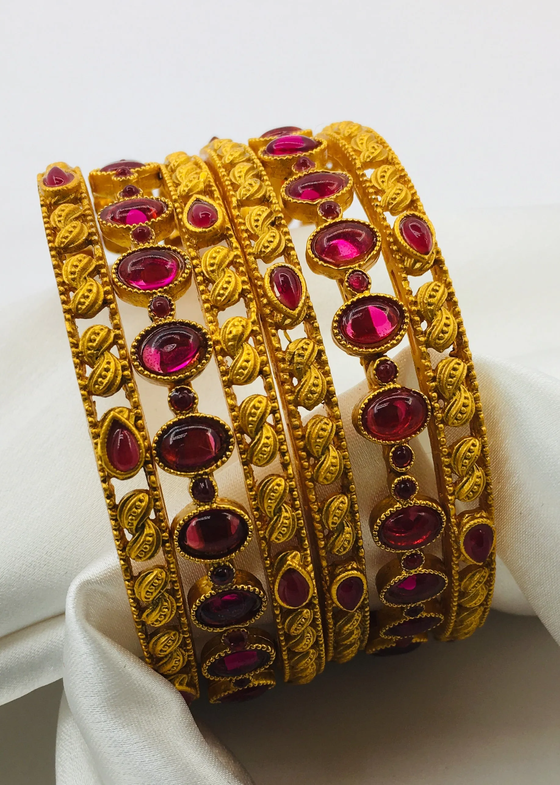 ELEGANT DESIGNER BANGLES