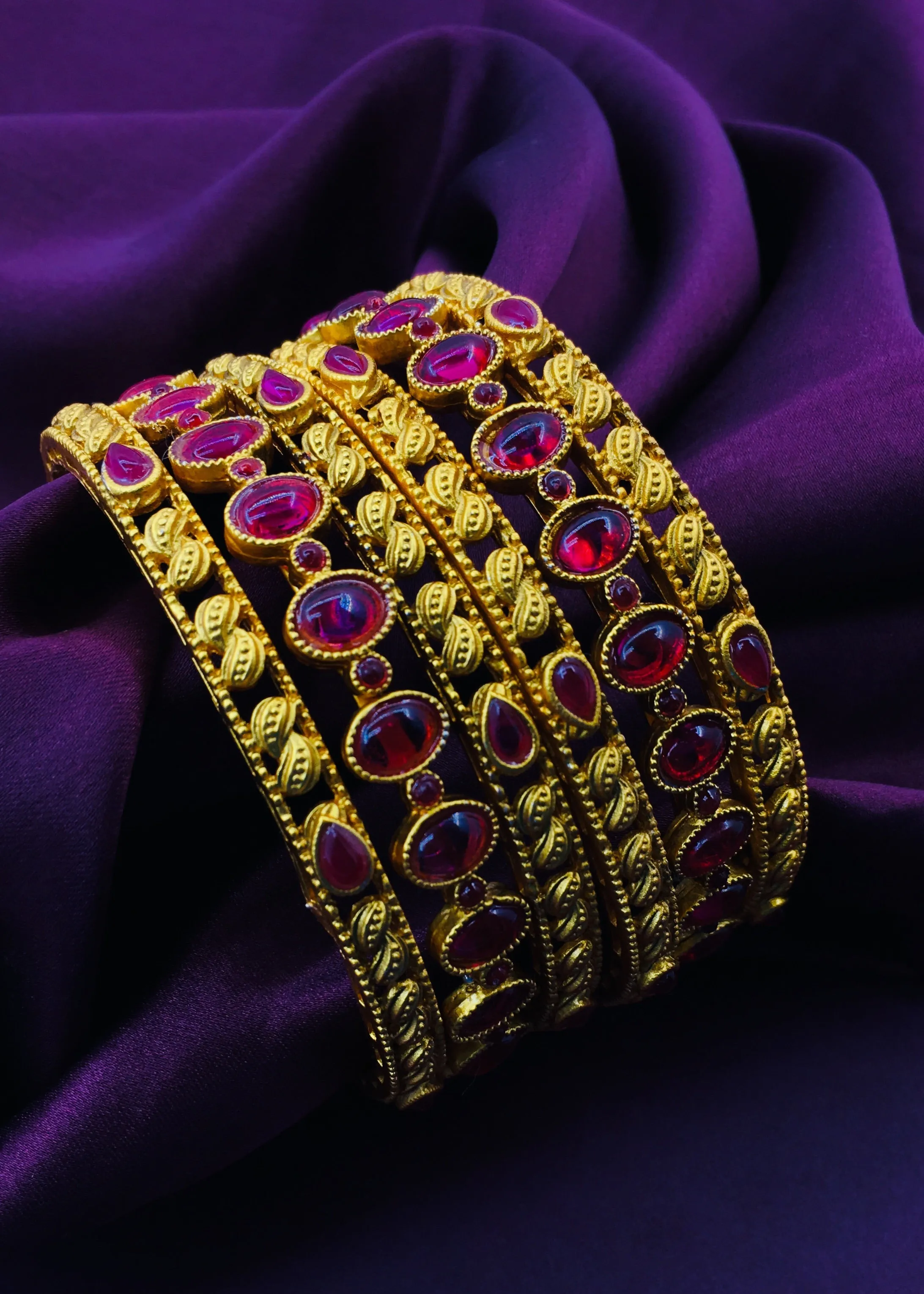 ELEGANT DESIGNER BANGLES