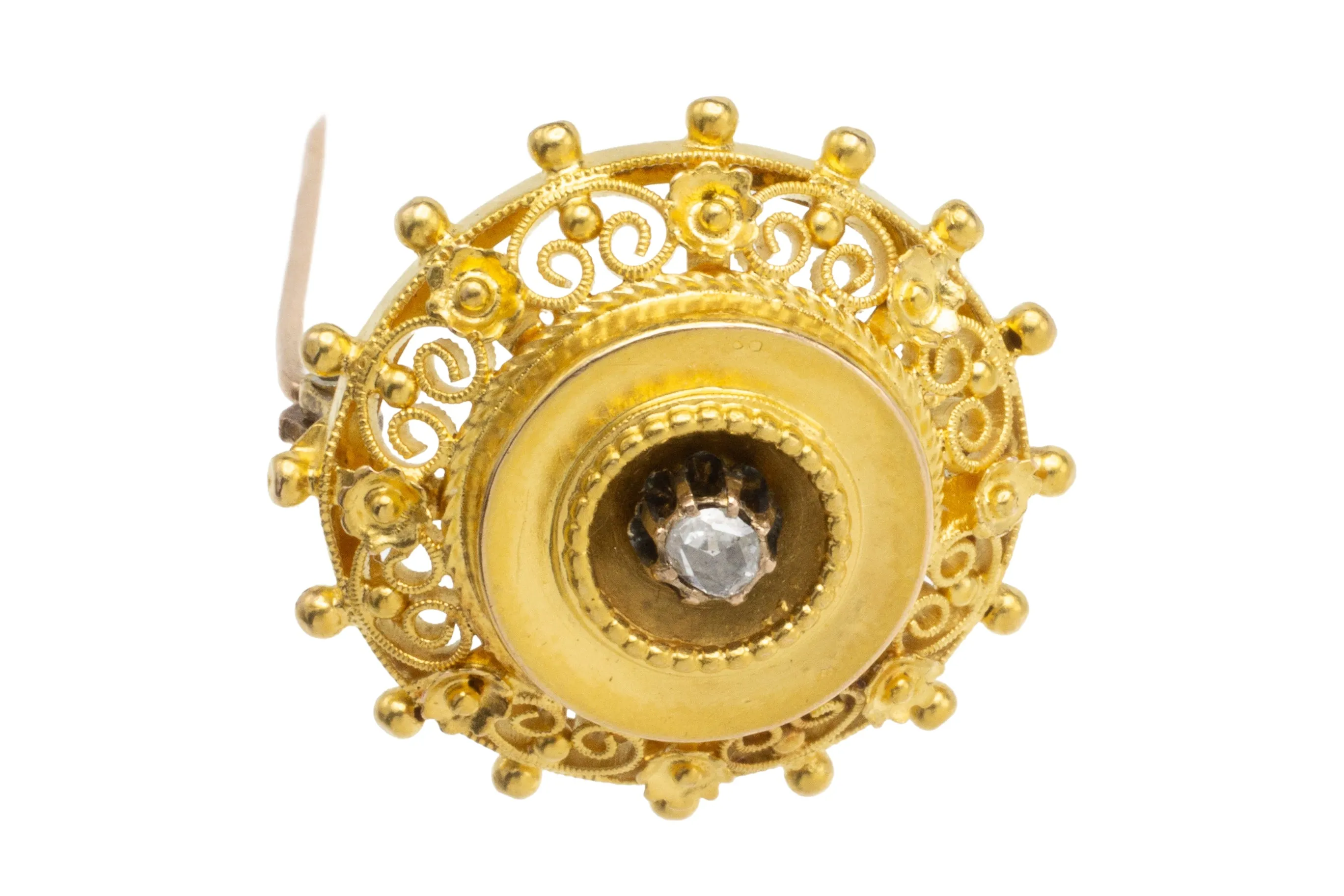 Filigree brooch with rose diamond in 14 carat gold