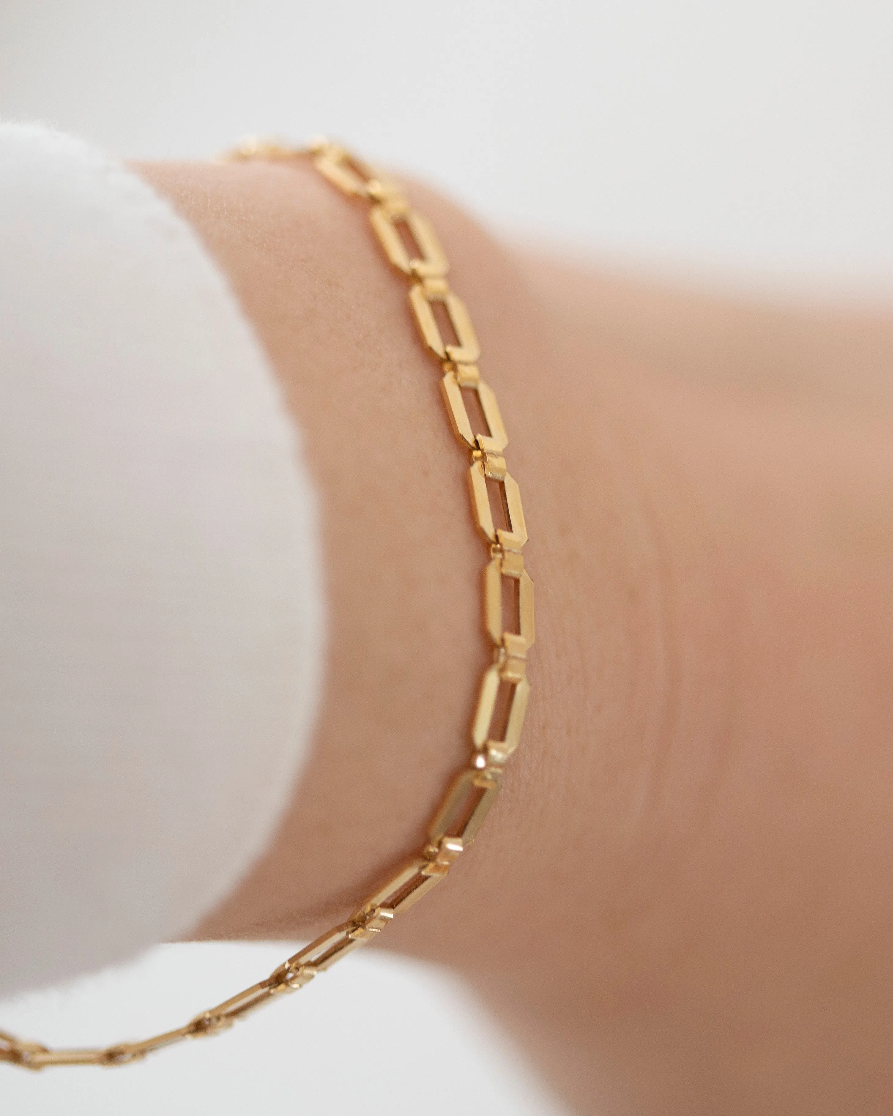 Gold bold chain bracelet