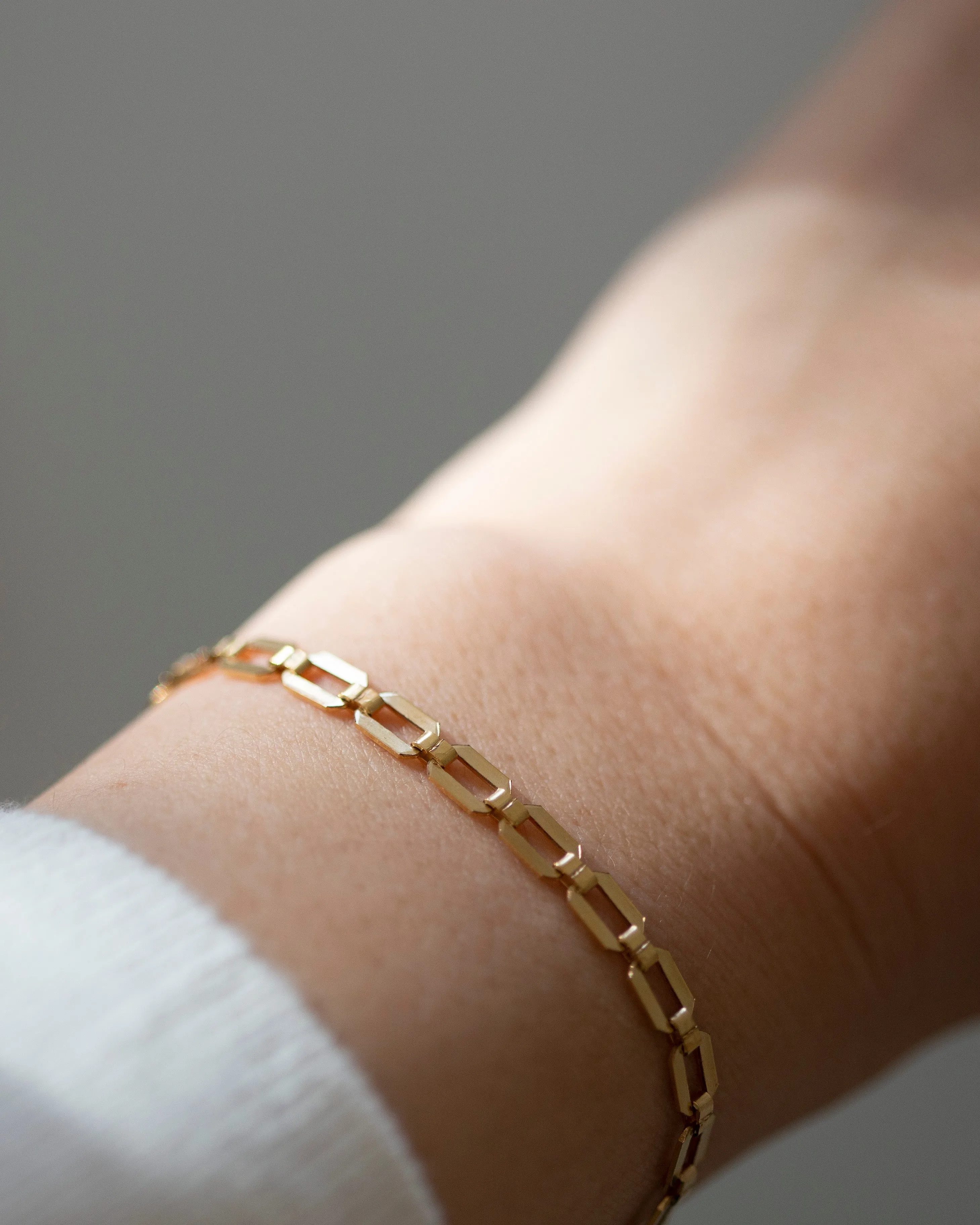 Gold bold chain bracelet