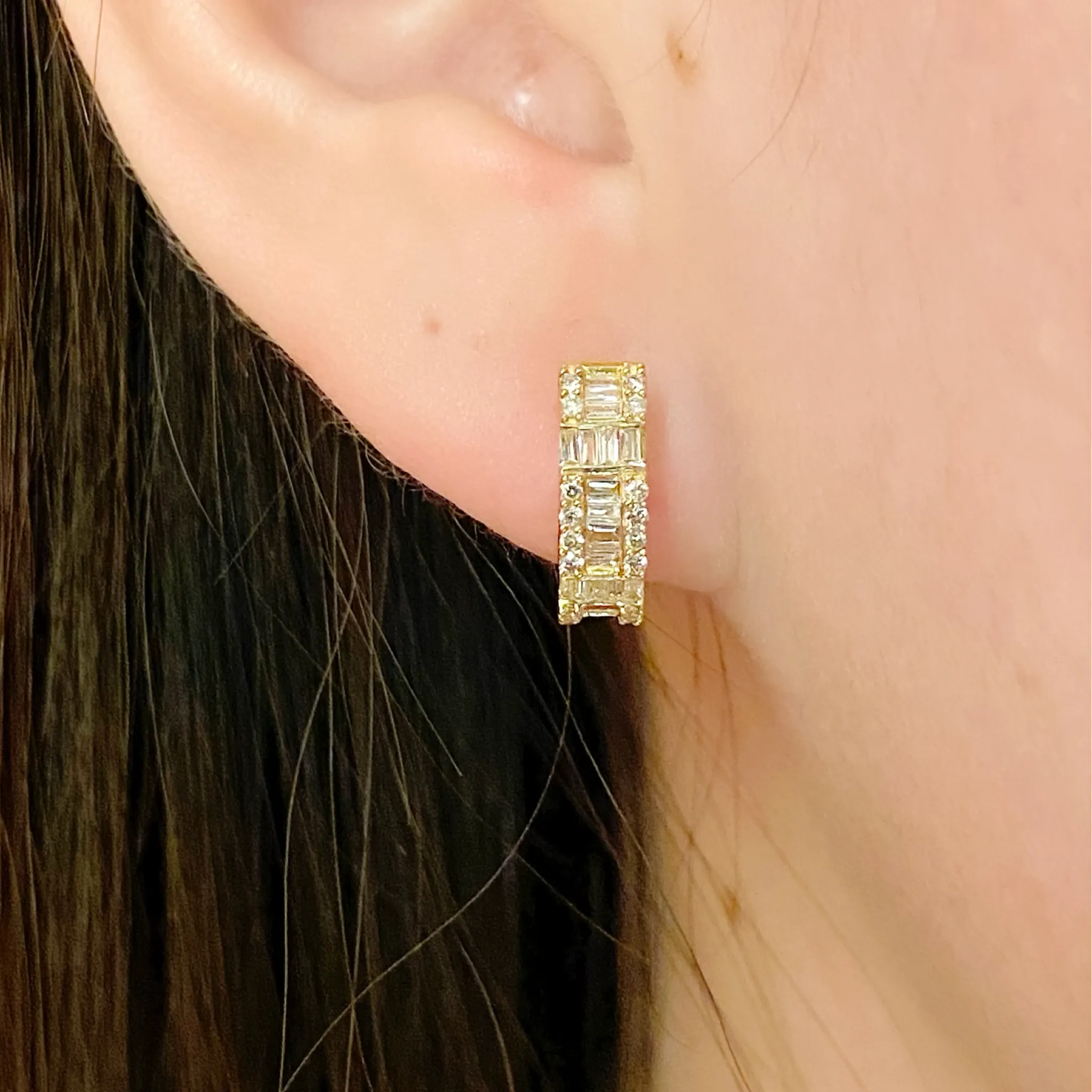 Golden Hoop Baguette Diamond Earrings 18kt