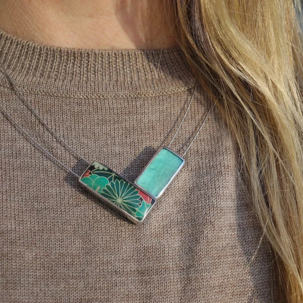 Green Kimono Magnetic V Pendant