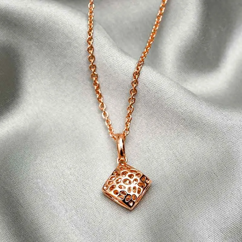 Lattice Pebble Pendant with FREE Chain