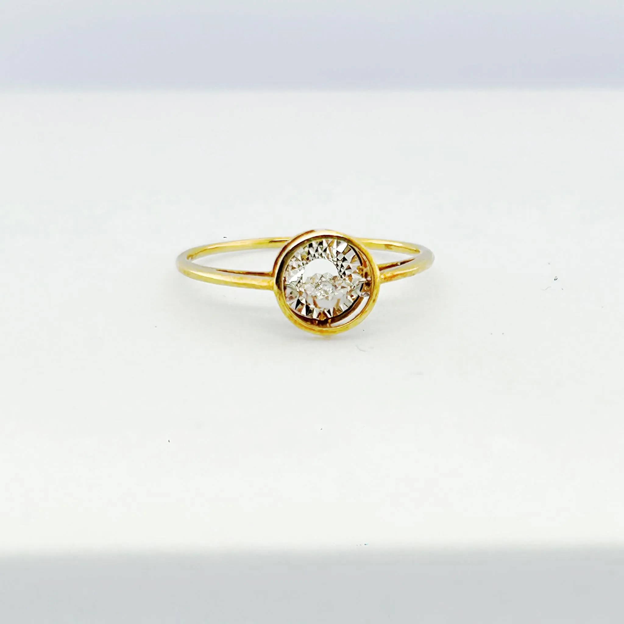 LVNA Classic Golden Dancing Diamond Ring 18kt