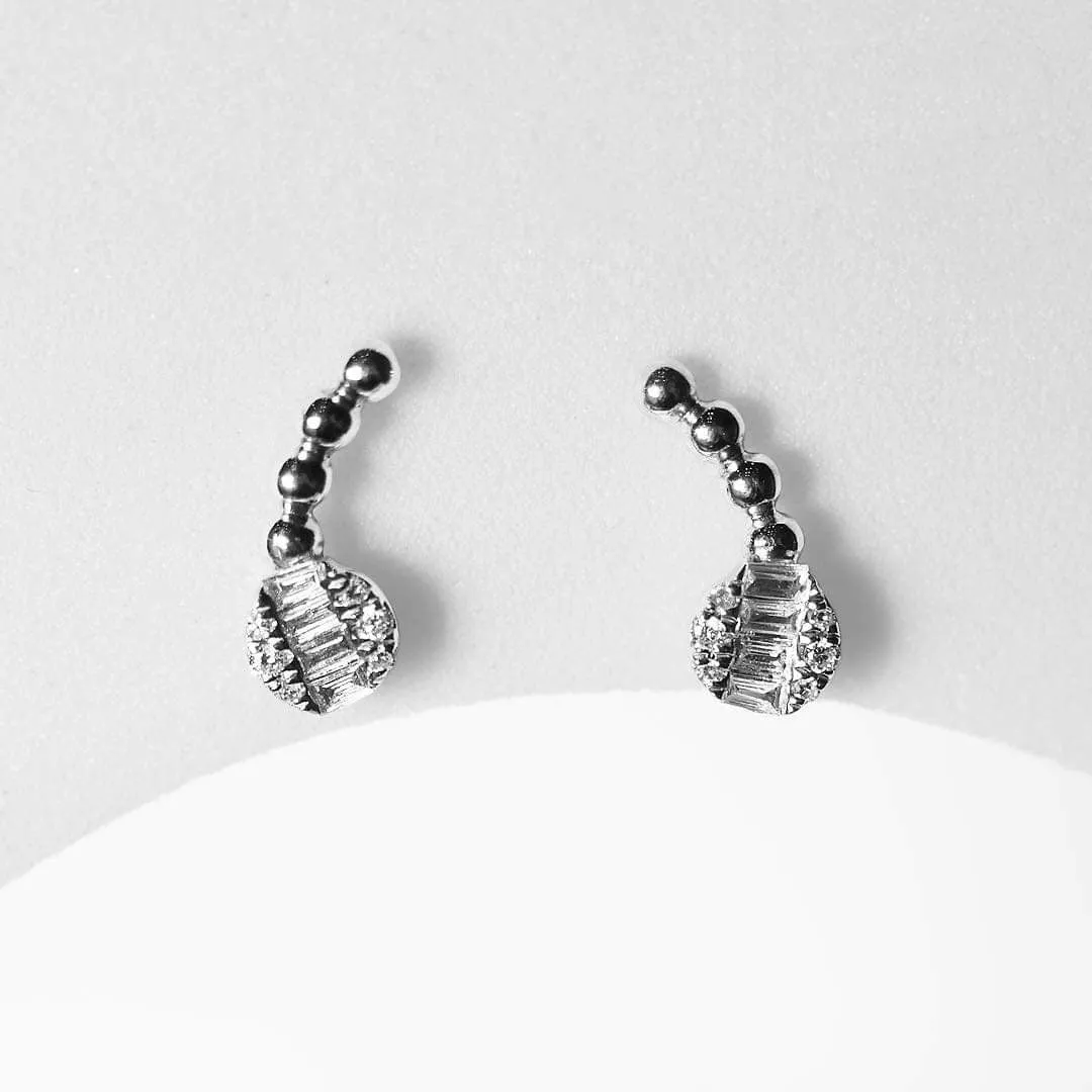 #LVNA2024 | Dainty Round Crawler Diamond Earrings 14kt