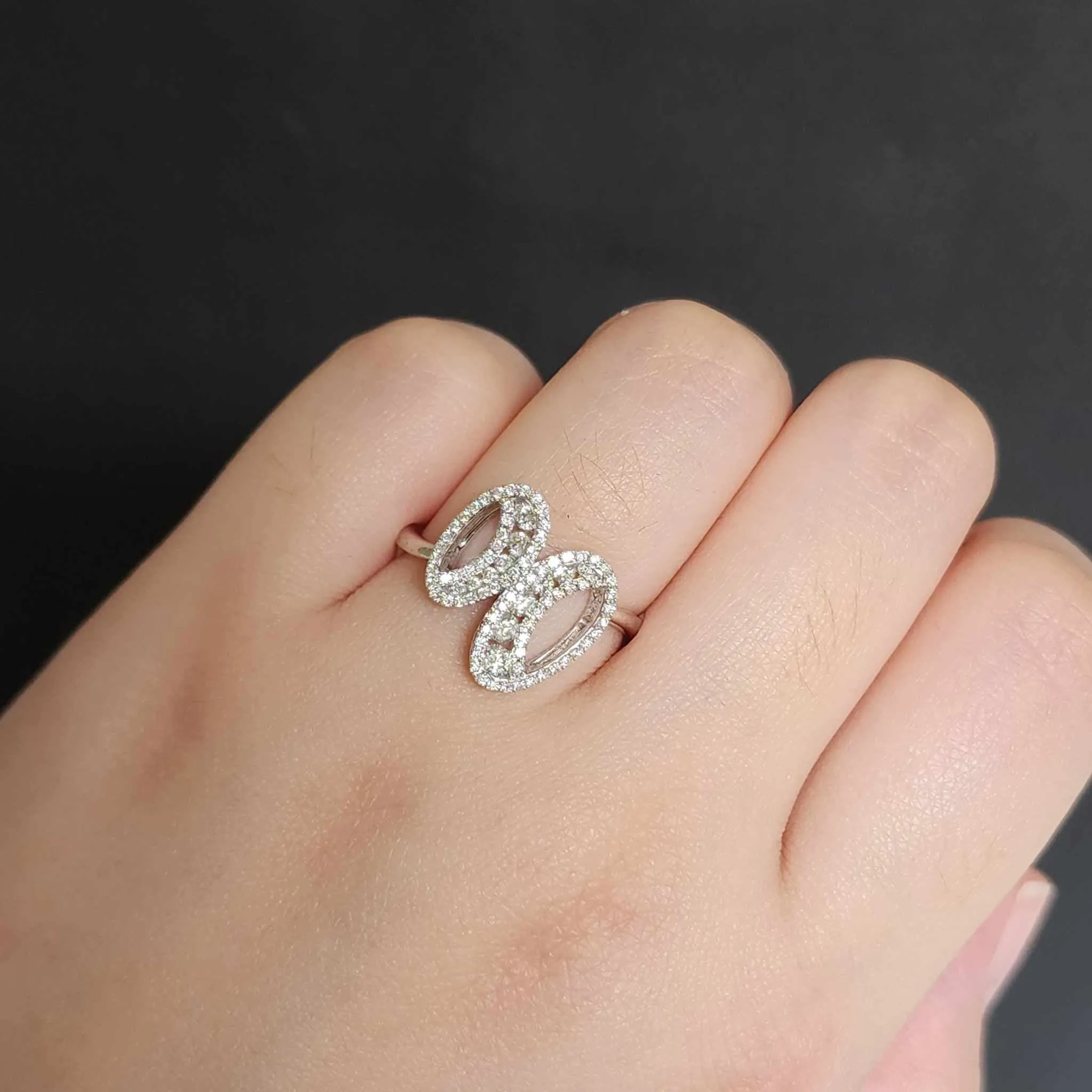 Oval Statement Diamond Ring 18kt