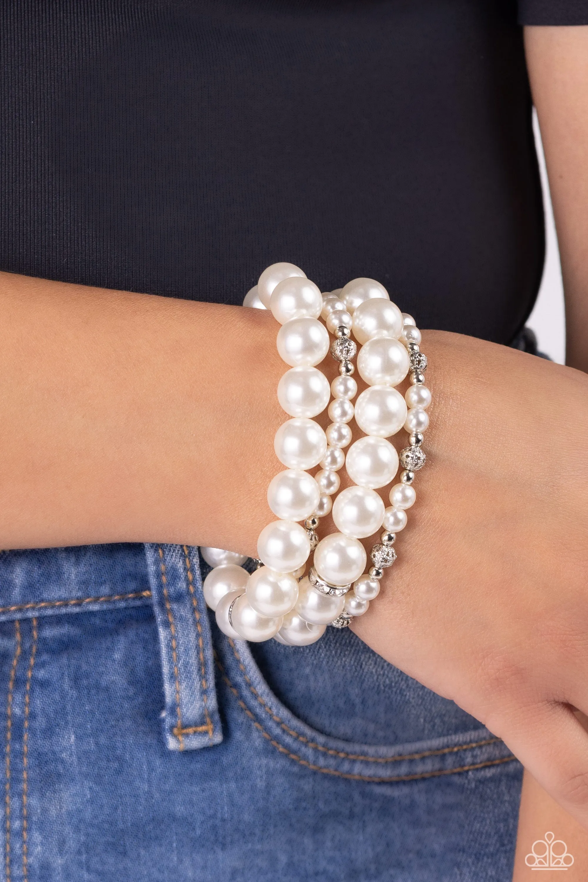 Paparazzi Vastly Vintage - White Pearl Bracelet