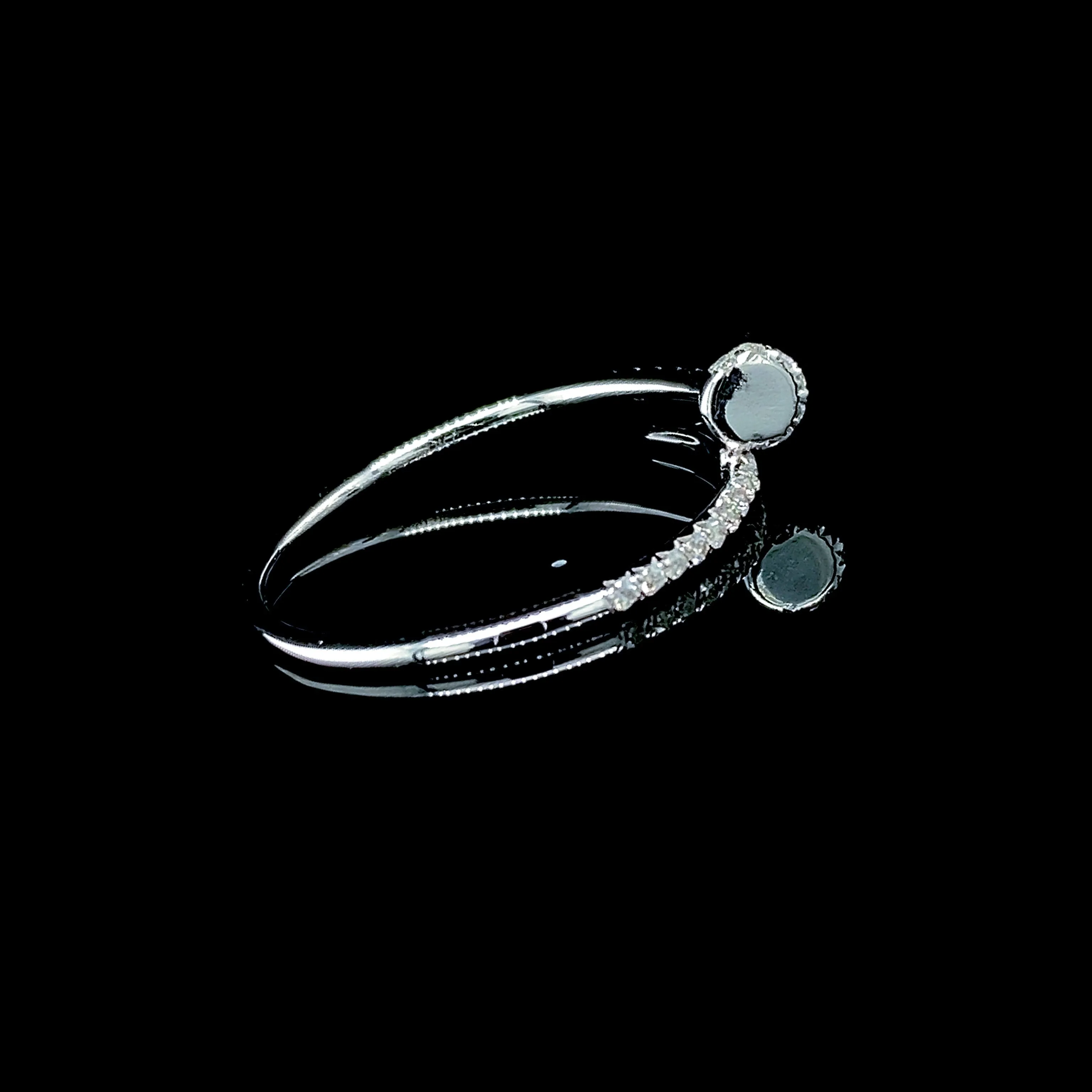 Paved Nail Diamond Ring 18kt