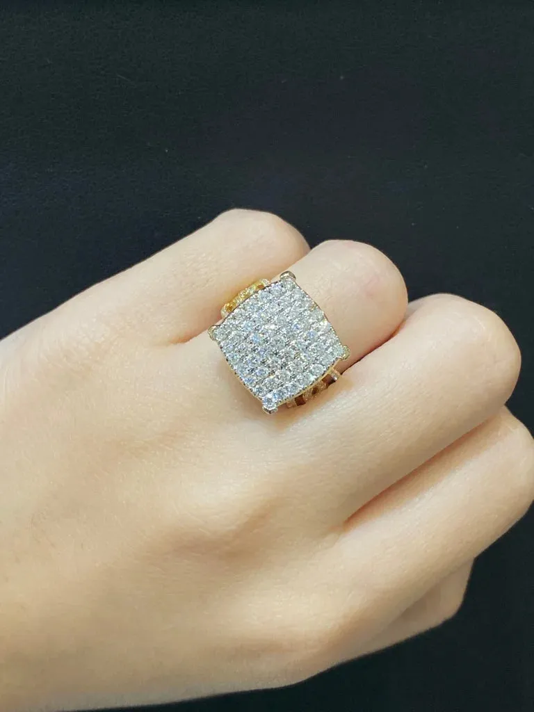 PREORDER | Golden Large Cushion Cathedral Diamond Ring 14kt