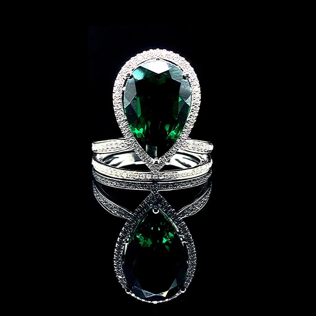 PREORDER | Pear Green Emerald Gemstones Diamond Ring 14k