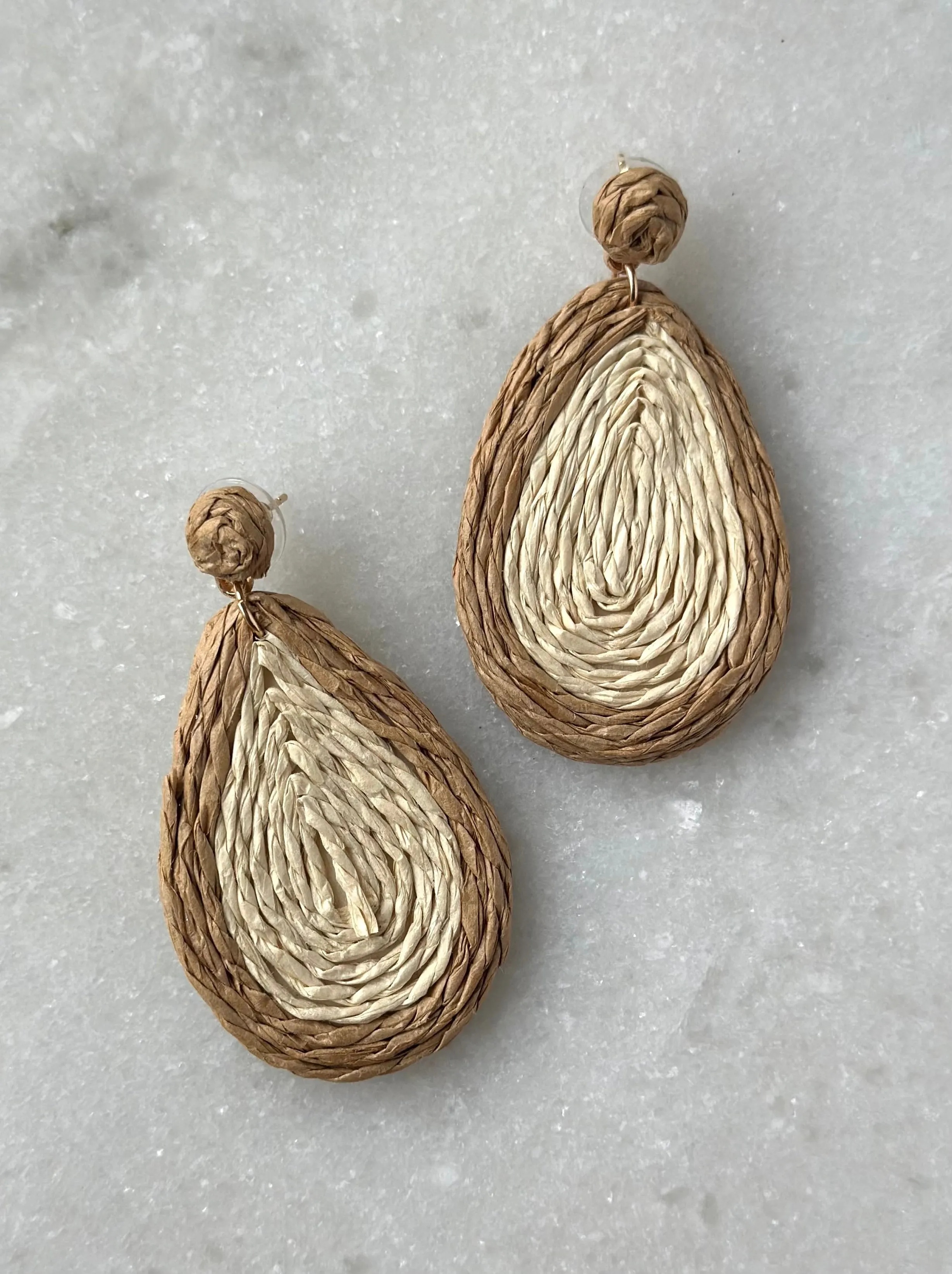 Straw Tear Dangle Earrings-Mocha